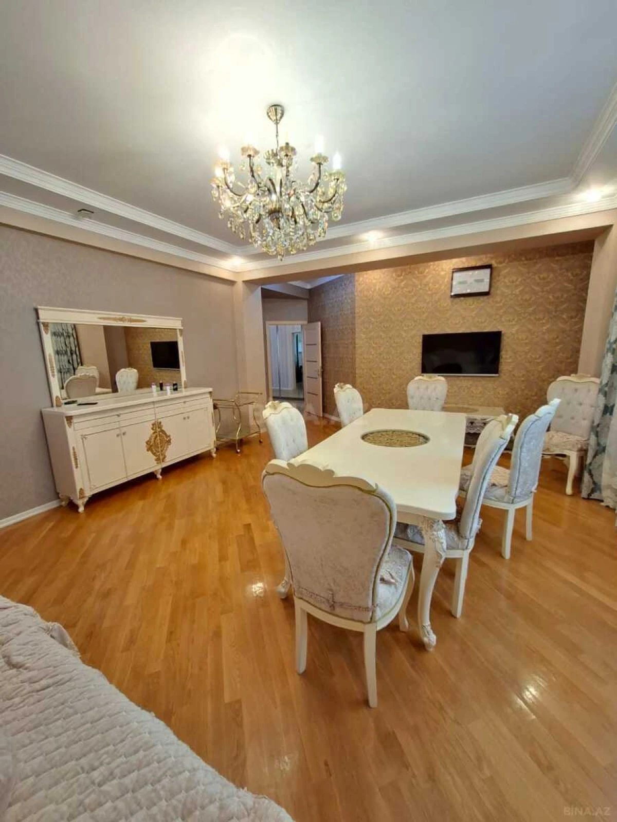 Satılır 2 otaqlı mənzil 125 m²