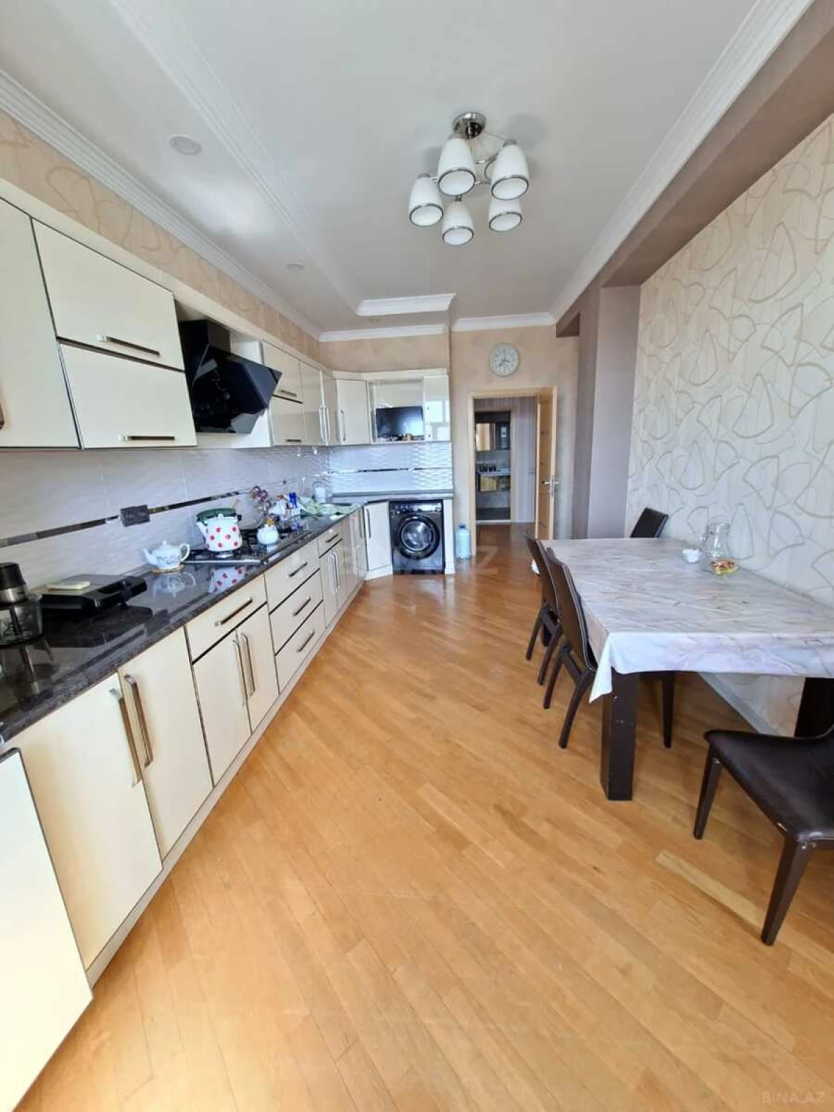 Satılır 2 otaqlı mənzil 125 m²