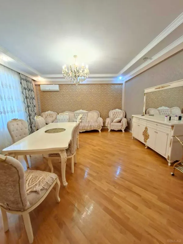Satılır 2 otaqlı mənzil 125 m²