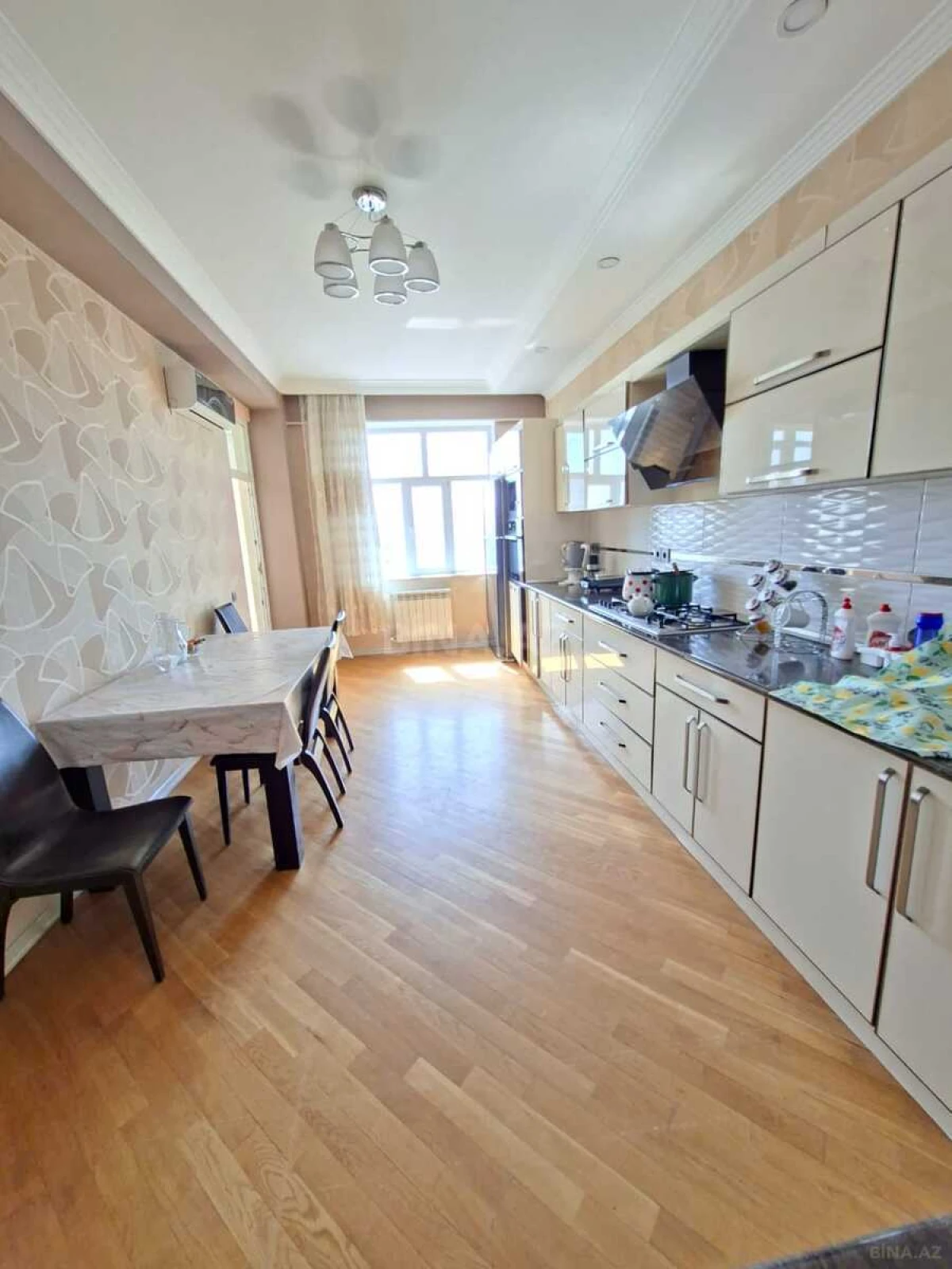 Satılır 2 otaqlı mənzil 125 m²