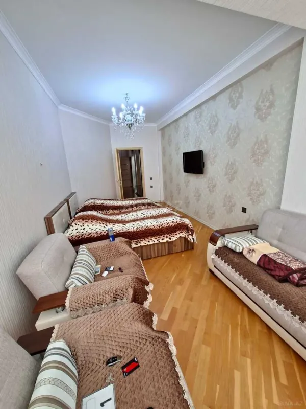 Satılır 2 otaqlı mənzil 125 m²