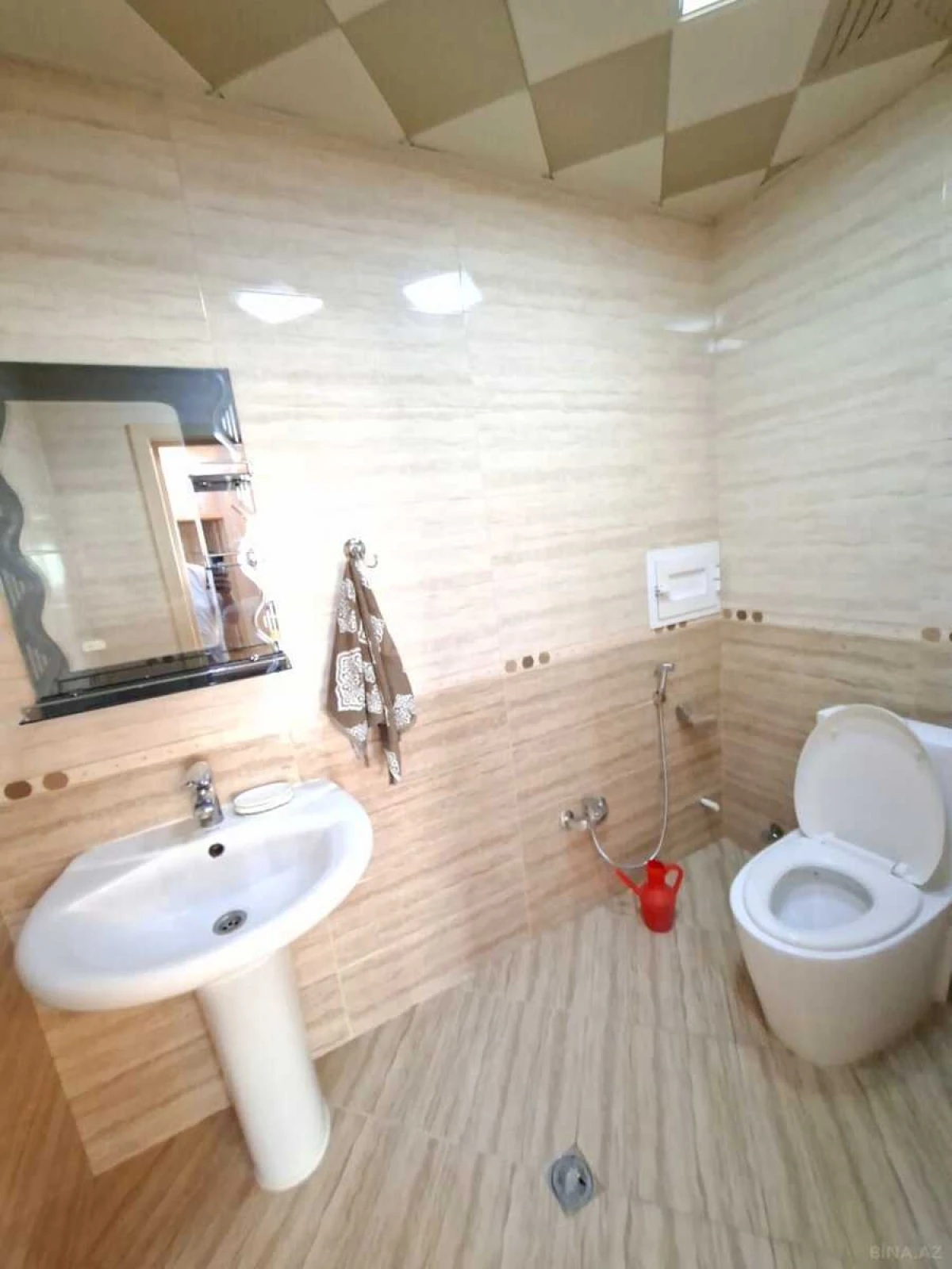 Satılır 2 otaqlı mənzil 125 m²