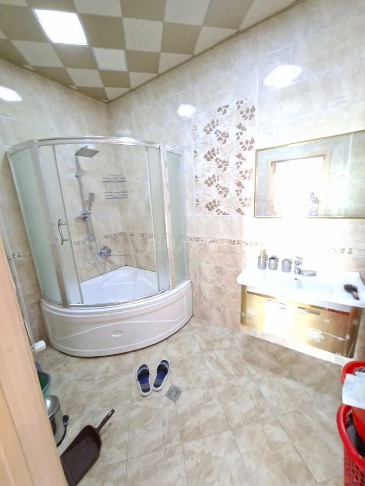 Satılır 2 otaqlı mənzil 125 m²