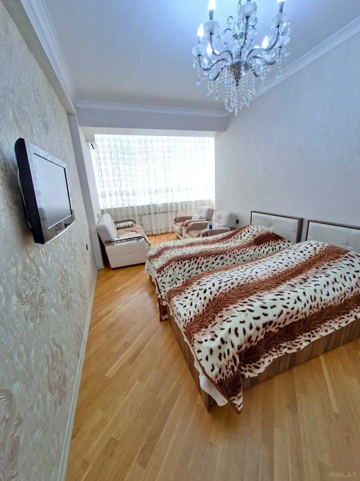 Satılır 2 otaqlı mənzil 125 m²