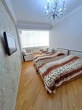 Satılır 2 otaqlı mənzil 125 m²