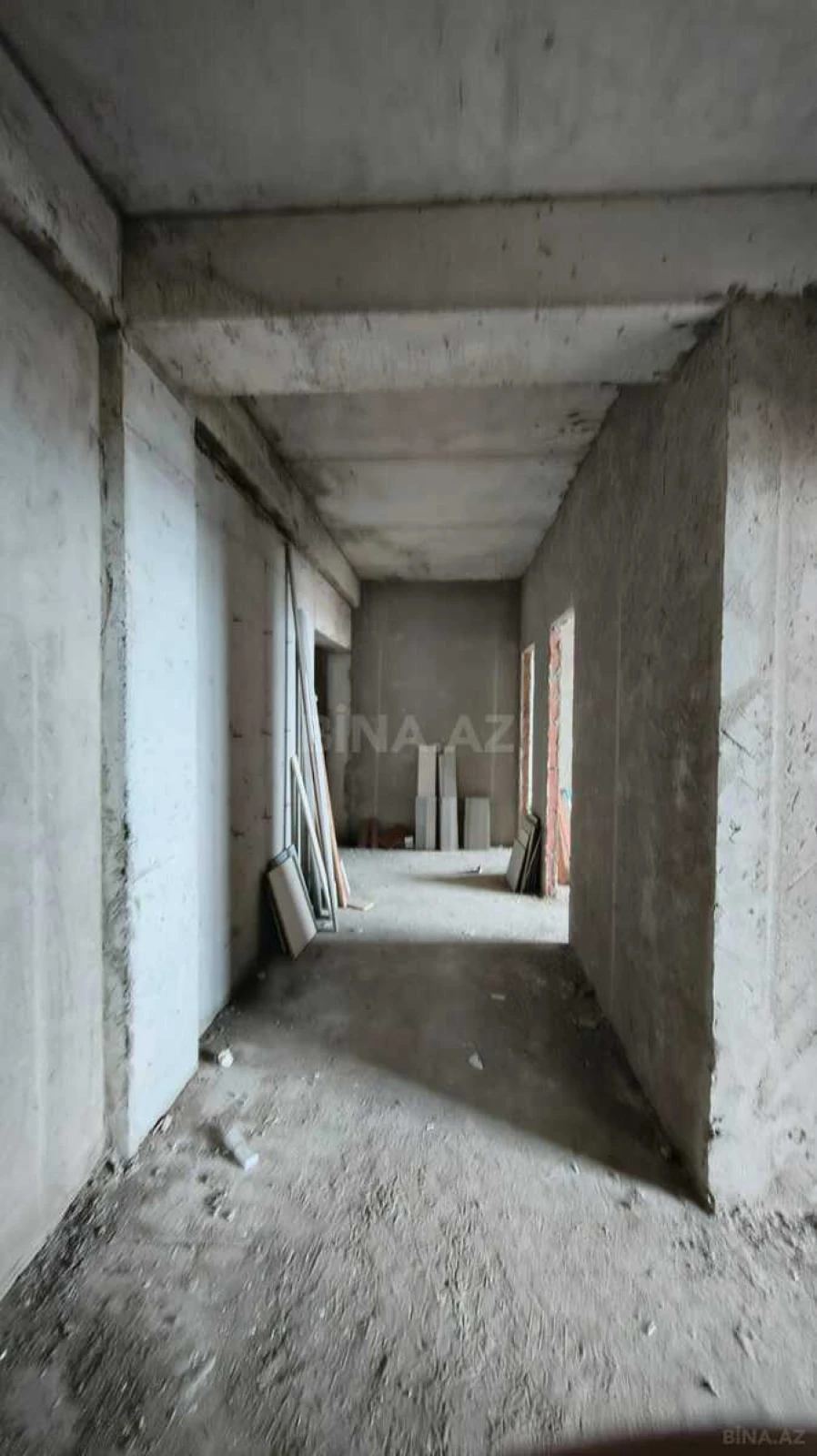 Satılır 3 otaqlı mənzil 146 m²