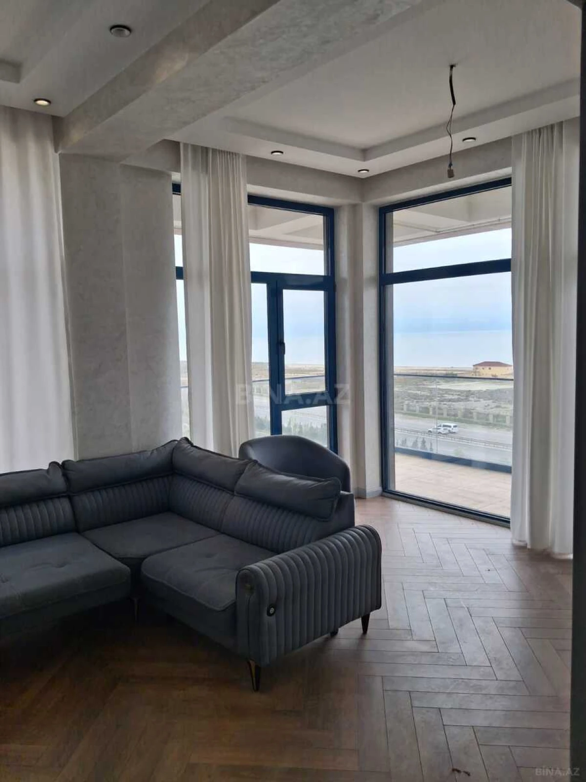 Satılır 2 otaqlı mənzil 85 m²