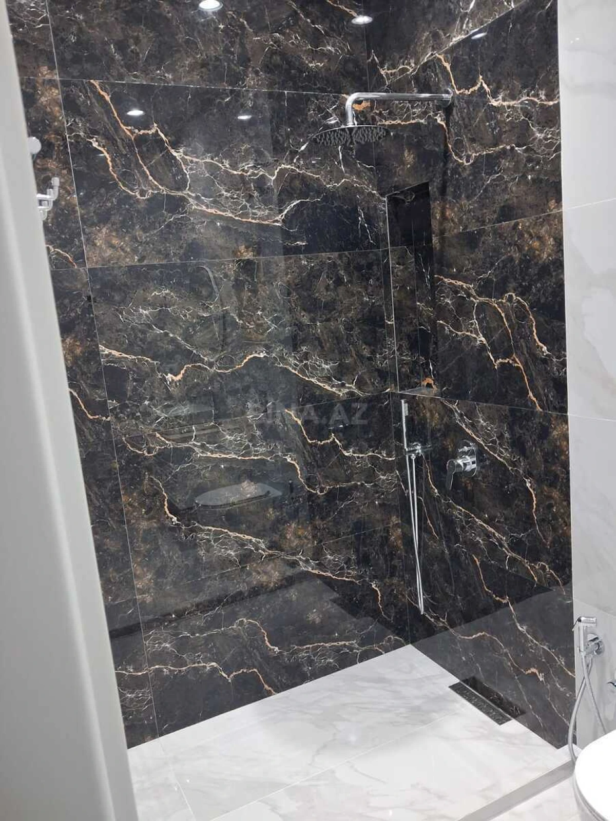 Satılır 2 otaqlı mənzil 85 m²