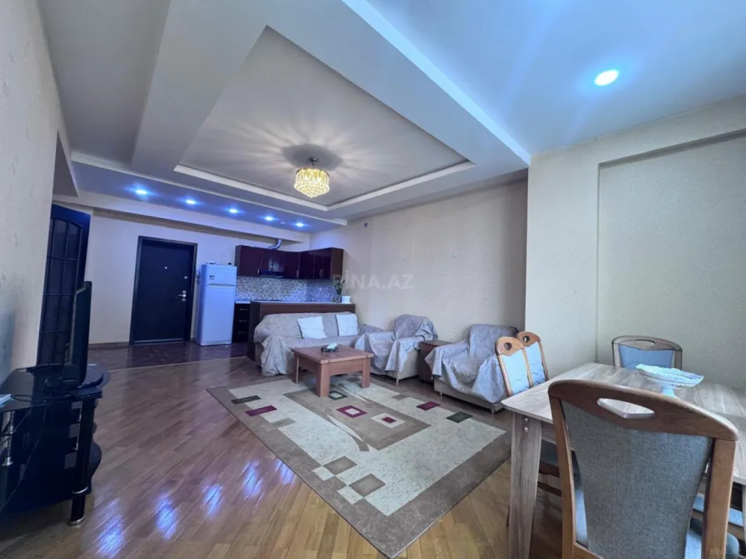 Kirayə verilir 2 otaqlı mənzil 80 m²