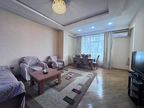 Kirayə verilir 2 otaqlı mənzil 80 m²