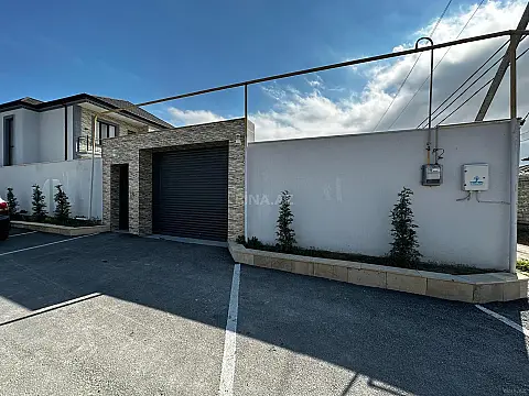 Satılır 6 otaqlı həyət evi 250 m²
