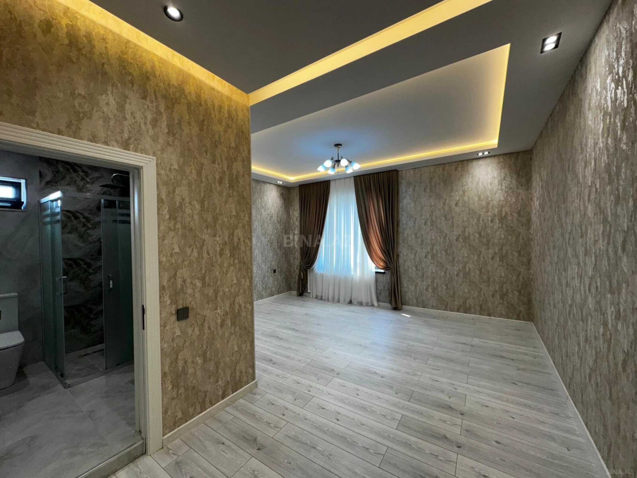 Satılır 6 otaqlı həyət evi 250 m²