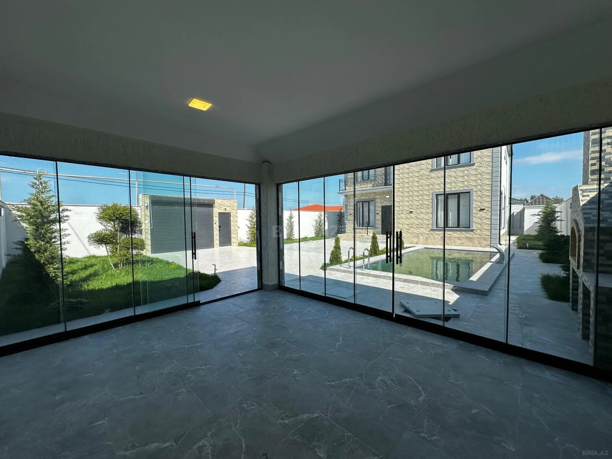 Satılır 6 otaqlı həyət evi 250 m²