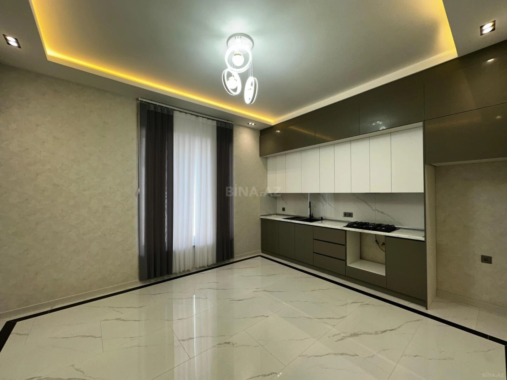 Satılır 6 otaqlı həyət evi 250 m²