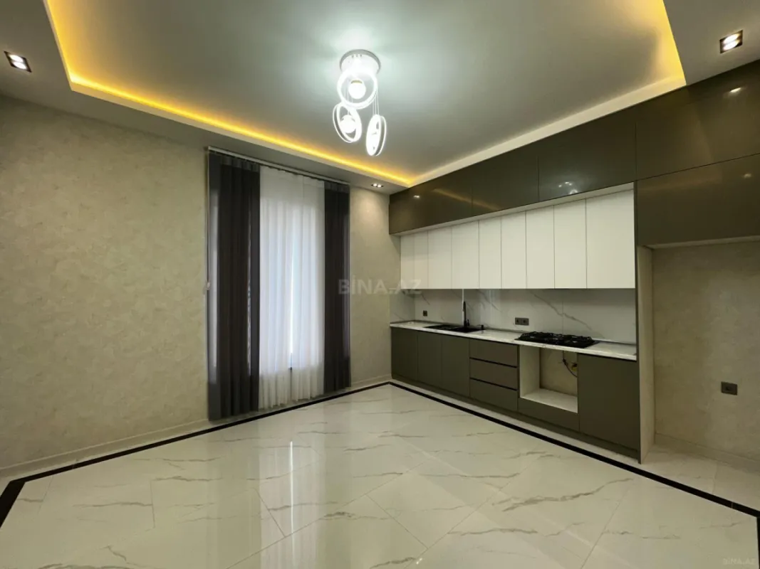 Satılır 6 otaqlı həyət evi 250 m²