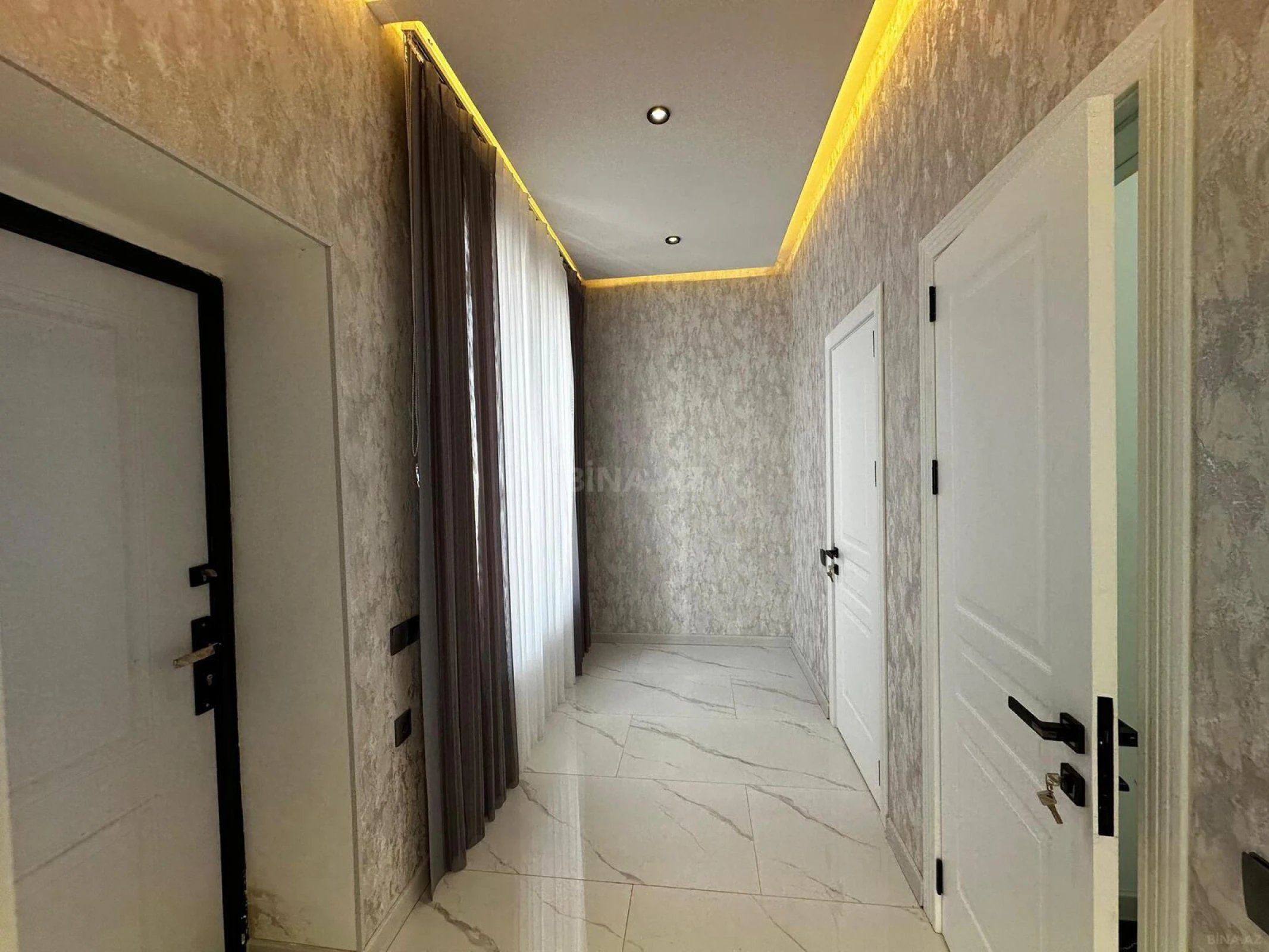 Satılır 6 otaqlı həyət evi 250 m²