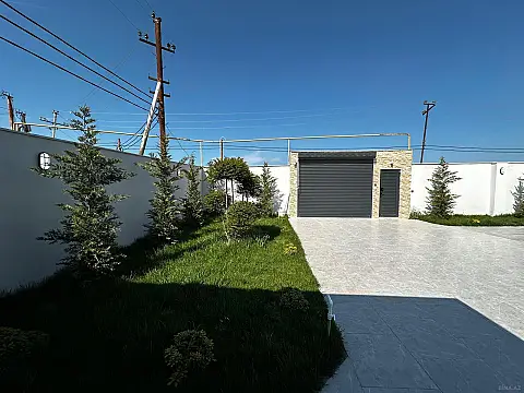 Satılır 6 otaqlı həyət evi 250 m²