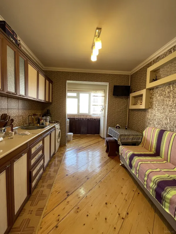 Satılır 4 otaqlı mənzil 100 m²