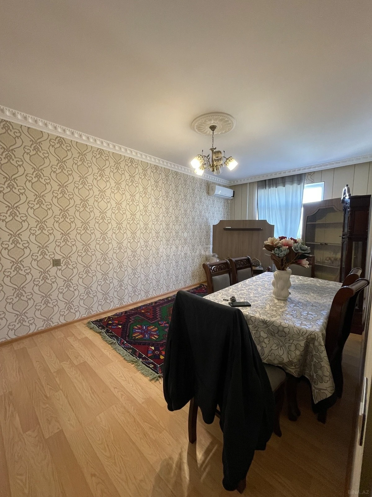 Satılır 4 otaqlı mənzil 100 m²