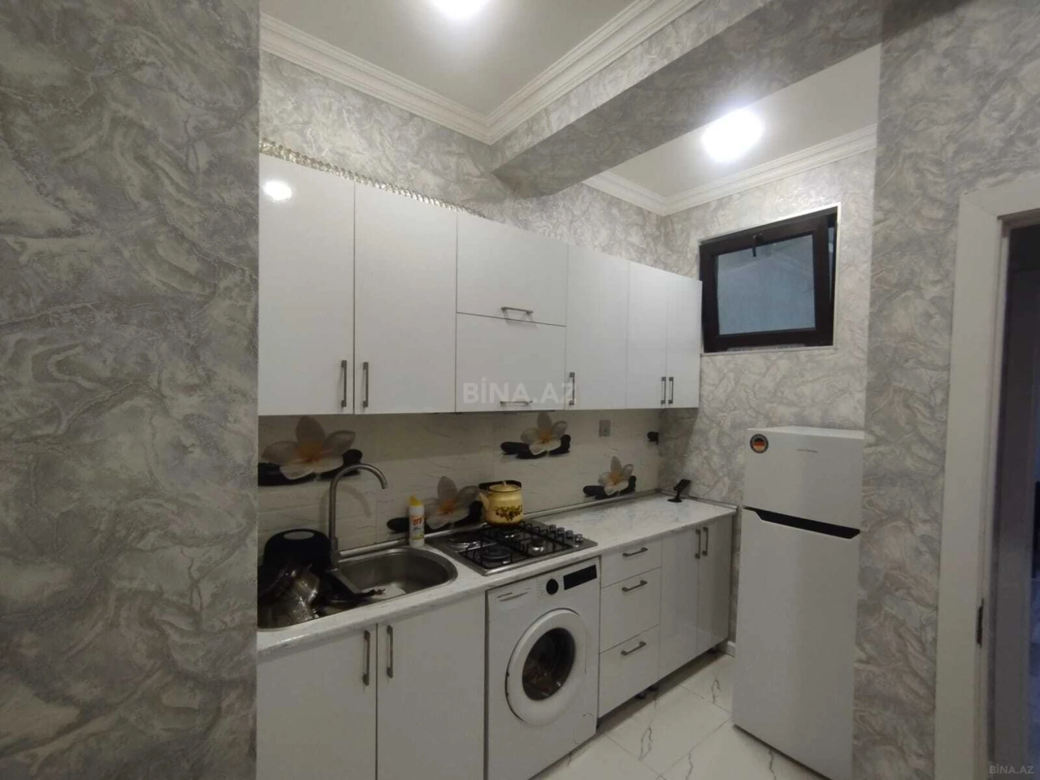 Kirayə verilir 2 otaqlı mənzil 65 m²