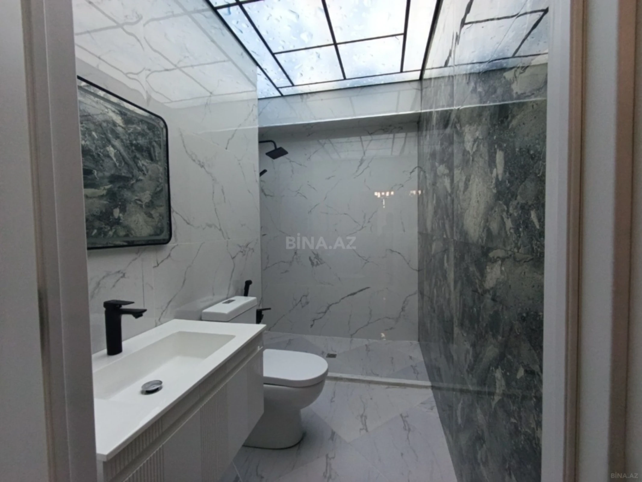 Satılır 4 otaqlı mənzil 153 m²