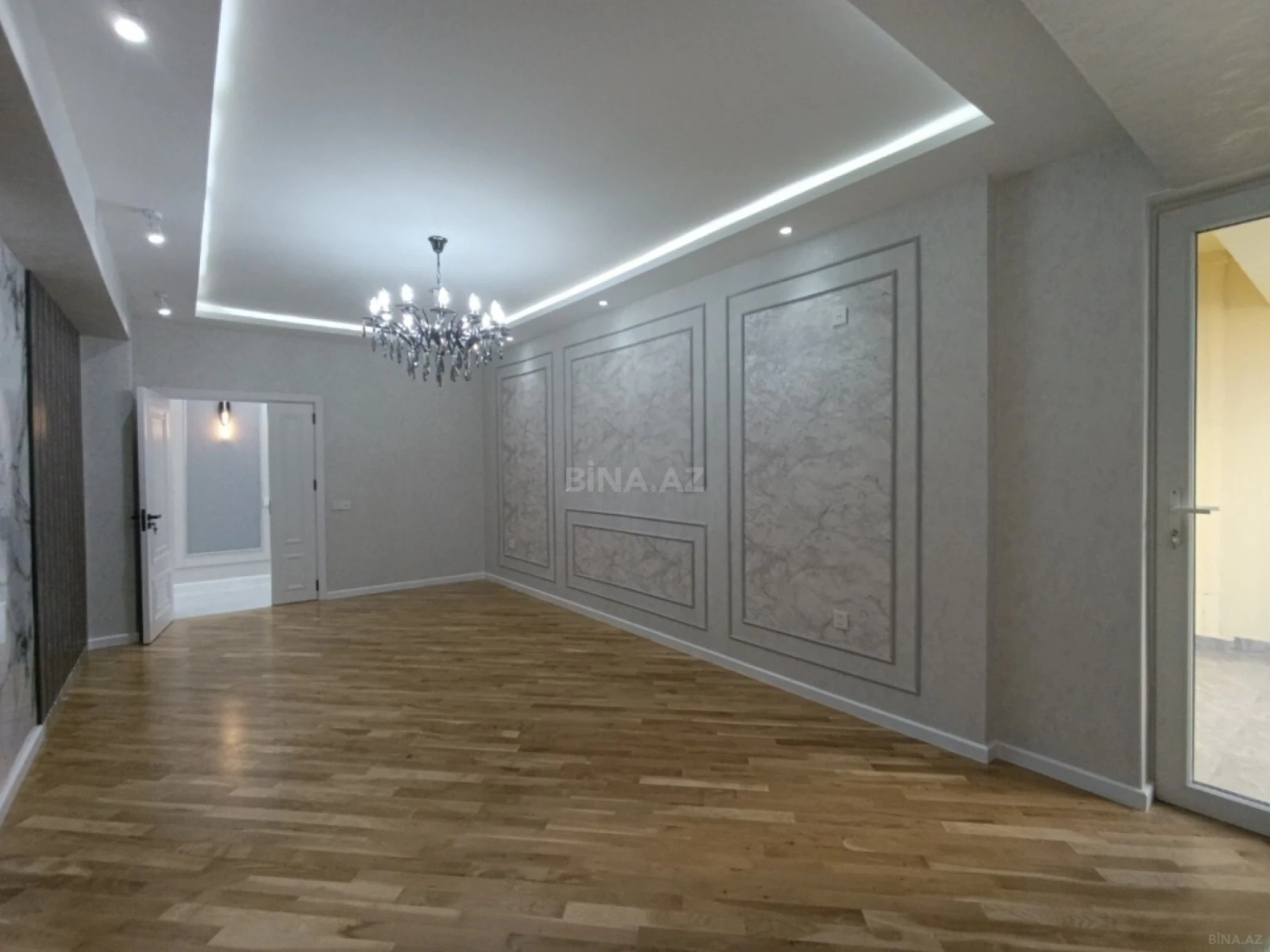 Satılır 4 otaqlı mənzil 153 m²