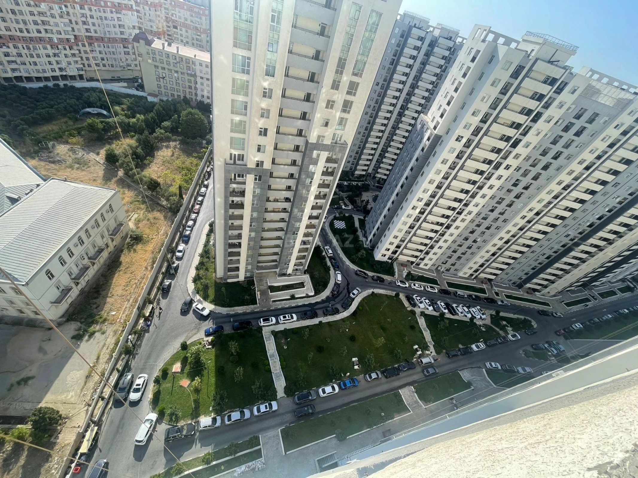 Satılır 4 otaqlı mənzil 153 m²