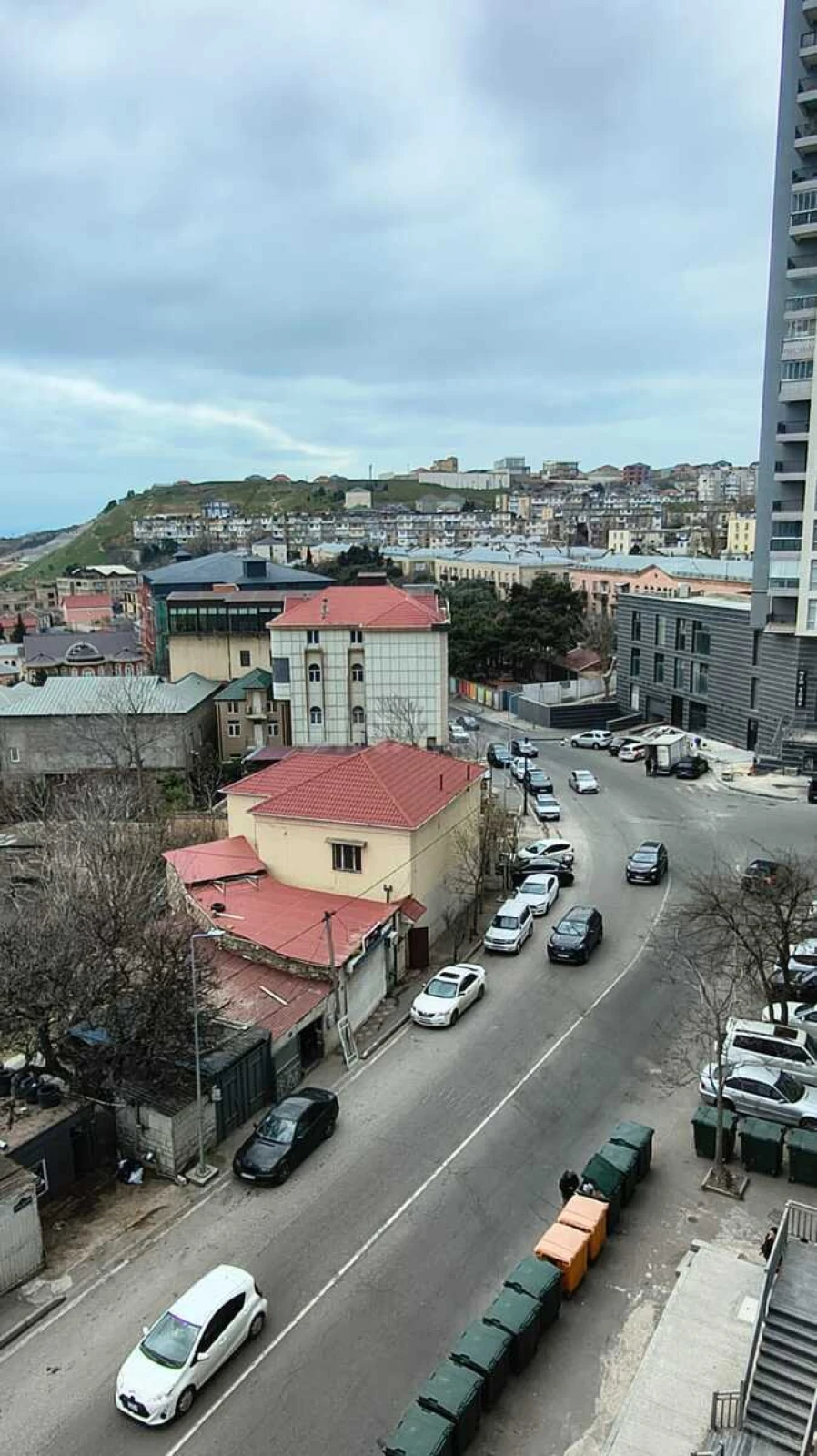 Satılır 3 otaqlı mənzil 146 m²