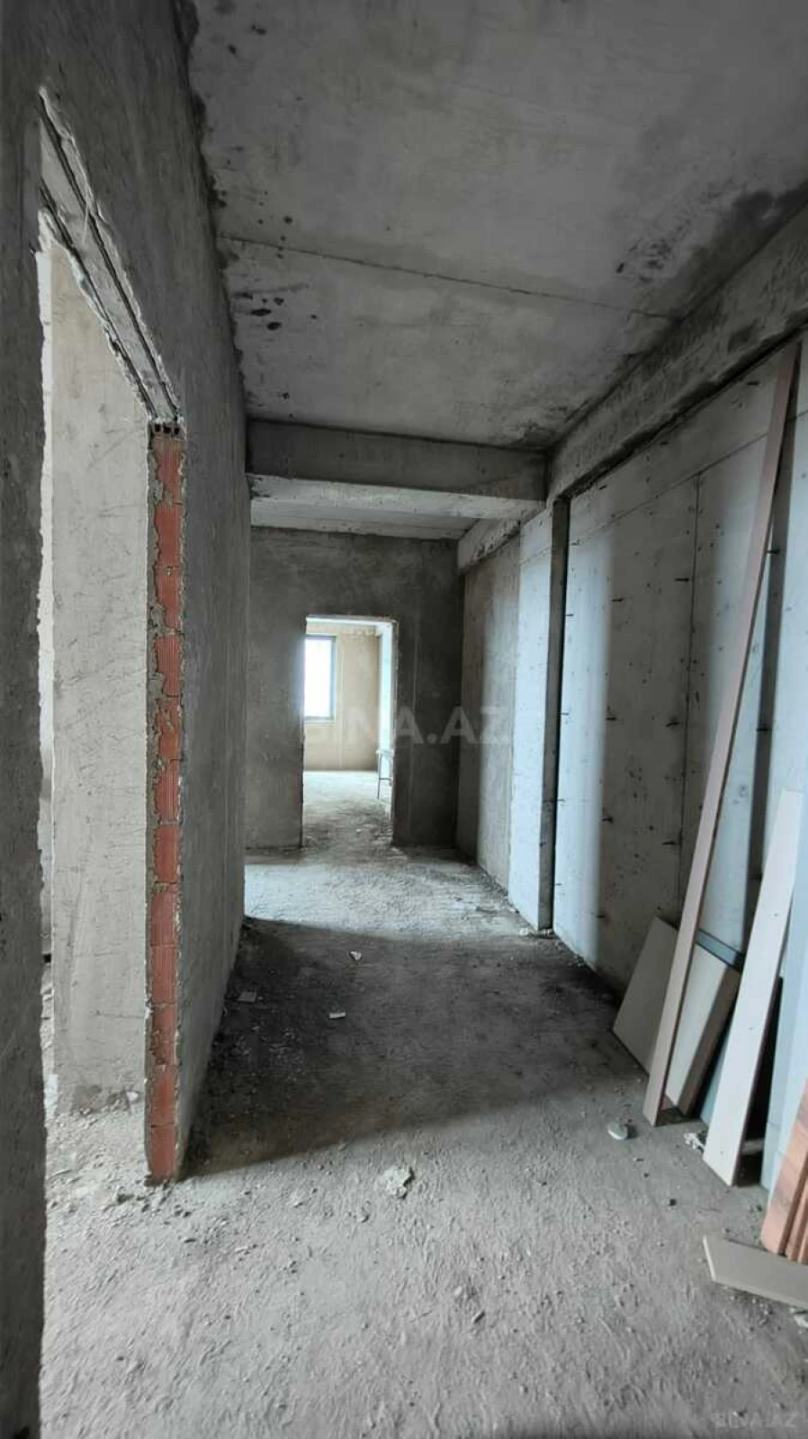 Satılır 3 otaqlı mənzil 146 m²