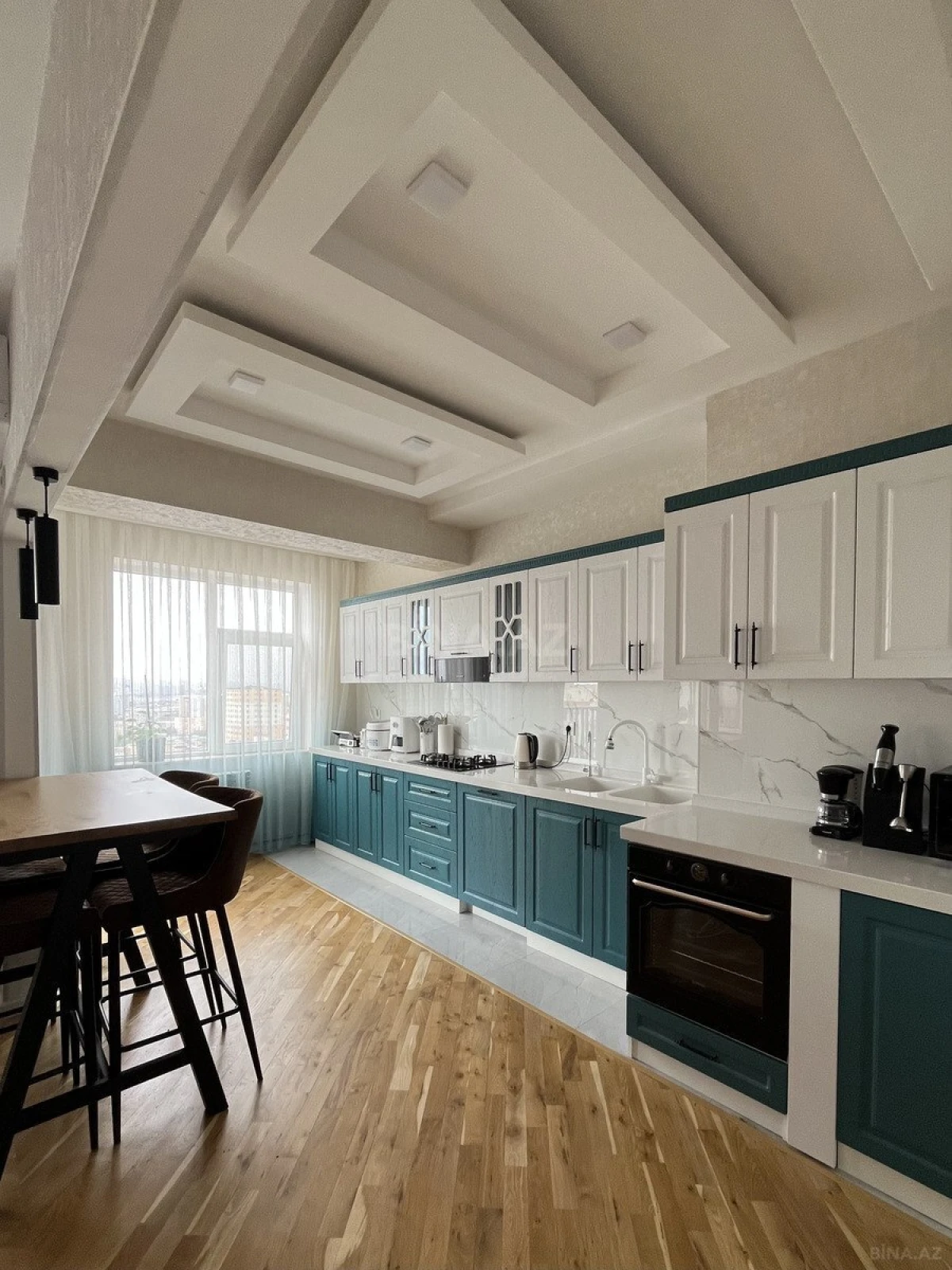 Satılır 4 otaqlı mənzil 155 m²