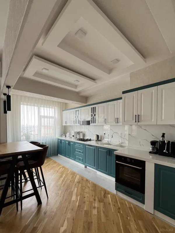 Satılır 4 otaqlı mənzil 155 m²