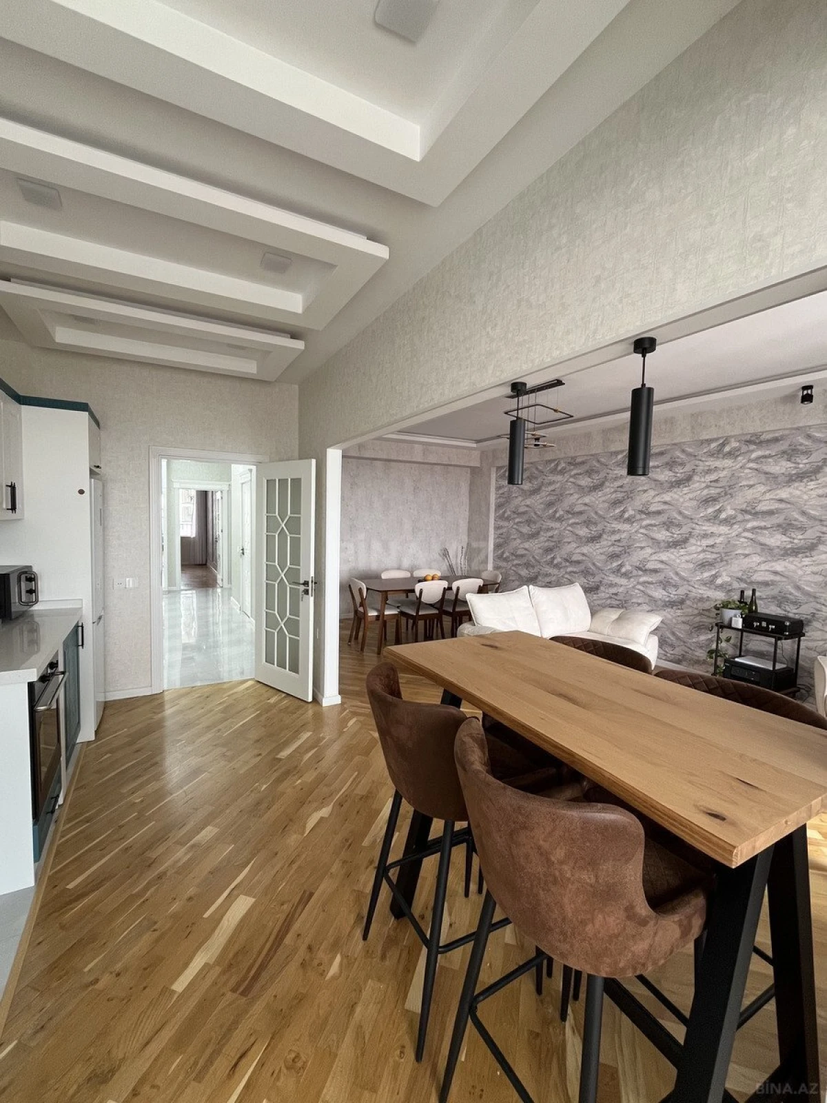 Satılır 4 otaqlı mənzil 155 m²