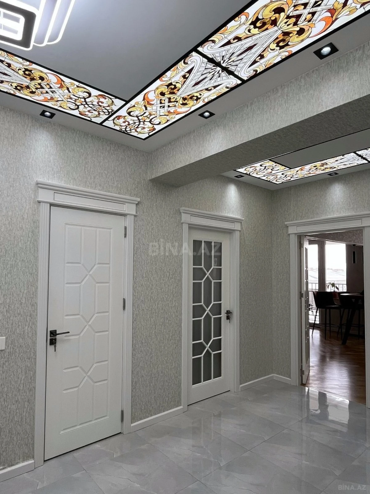 Satılır 4 otaqlı mənzil 155 m²