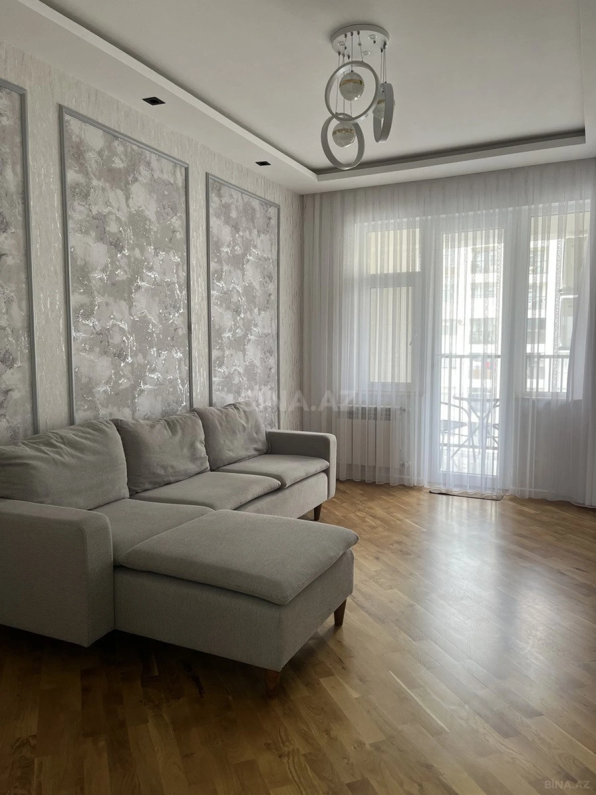 Satılır 4 otaqlı mənzil 155 m²