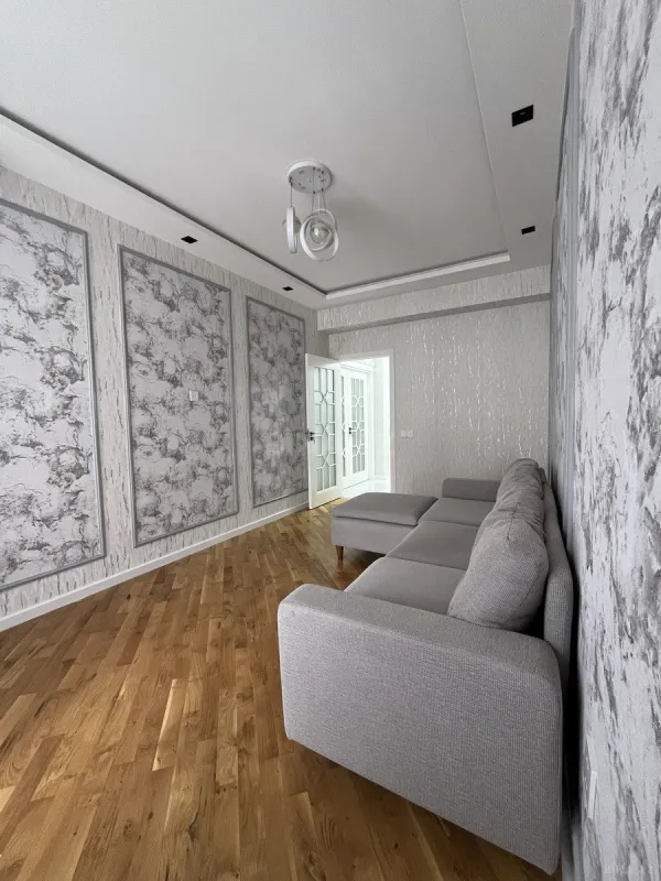 Satılır 4 otaqlı mənzil 155 m²