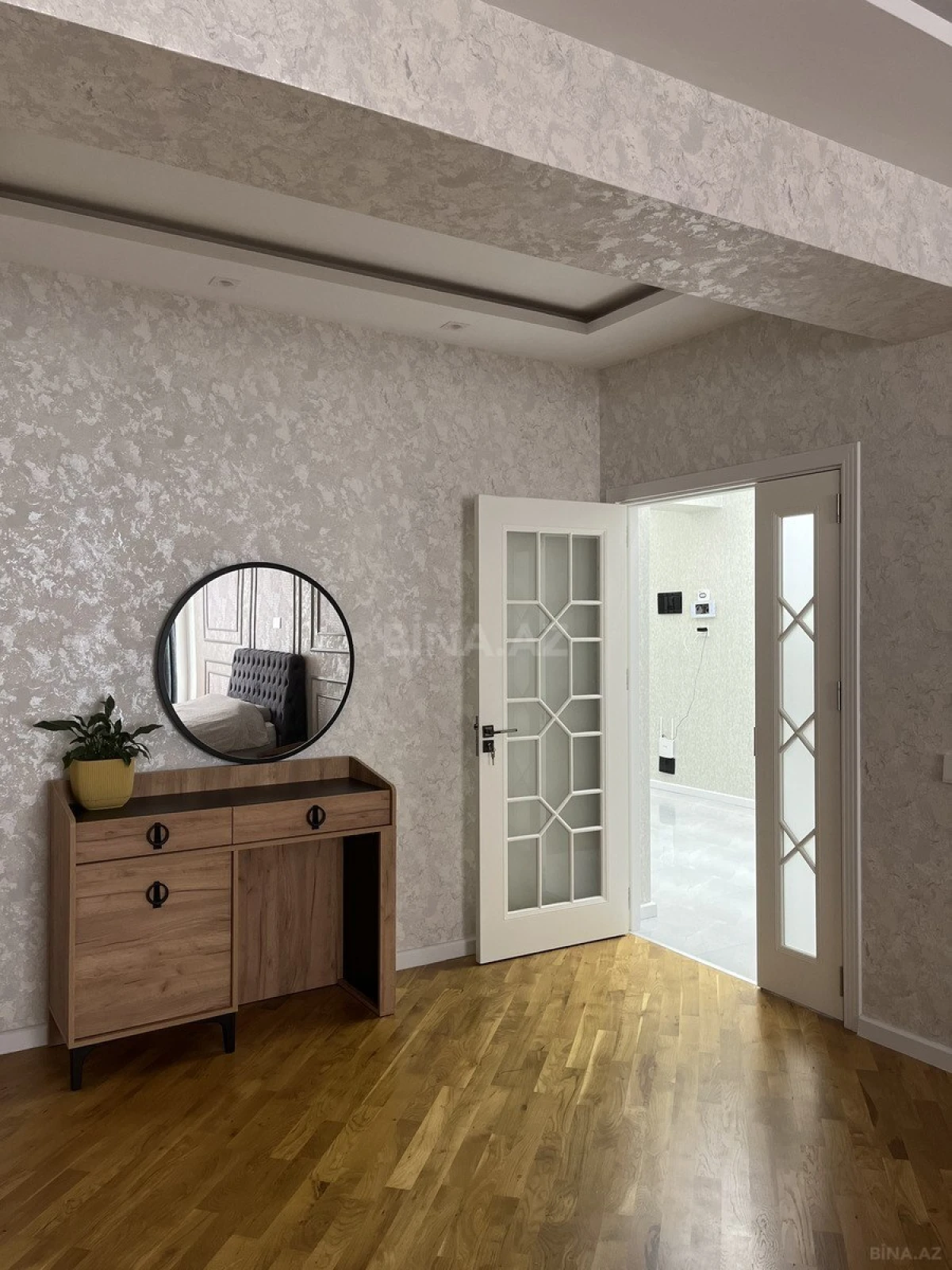 Satılır 4 otaqlı mənzil 155 m²