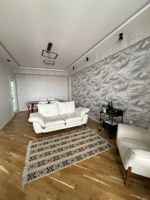 Satılır 4 otaqlı mənzil 155 m²