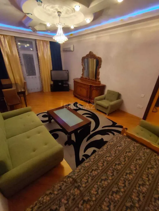 Kirayə verilir 2 otaqlı mənzil 110 m²