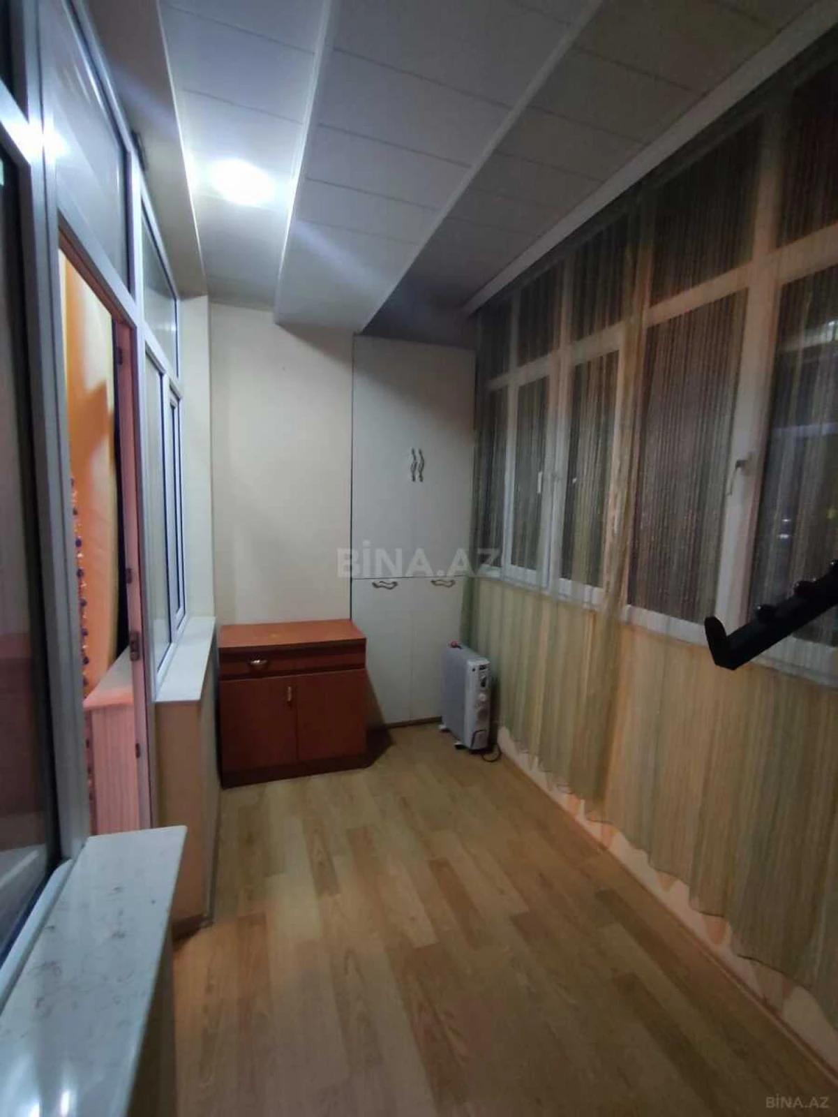 Kirayə verilir 2 otaqlı mənzil 110 m²
