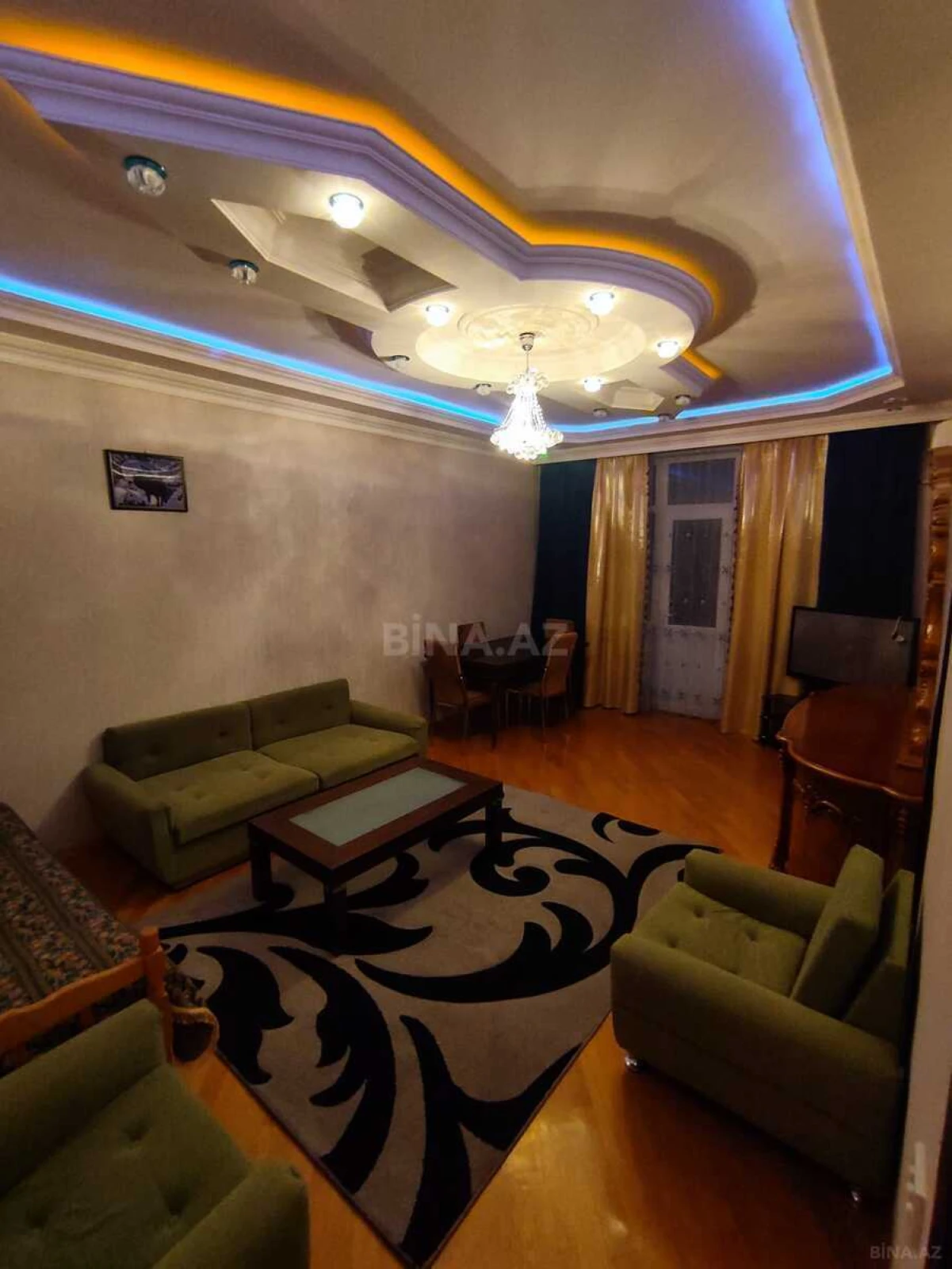 Kirayə verilir 2 otaqlı mənzil 110 m²