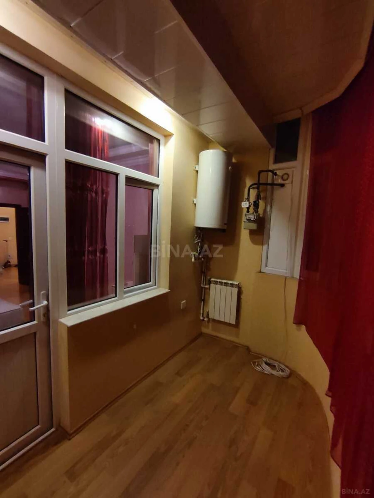 Kirayə verilir 2 otaqlı mənzil 110 m²