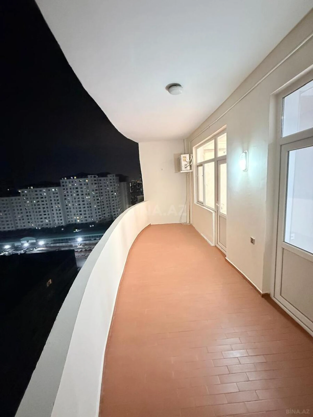 Kirayə verilir 2 otaqlı mənzil 65 m²