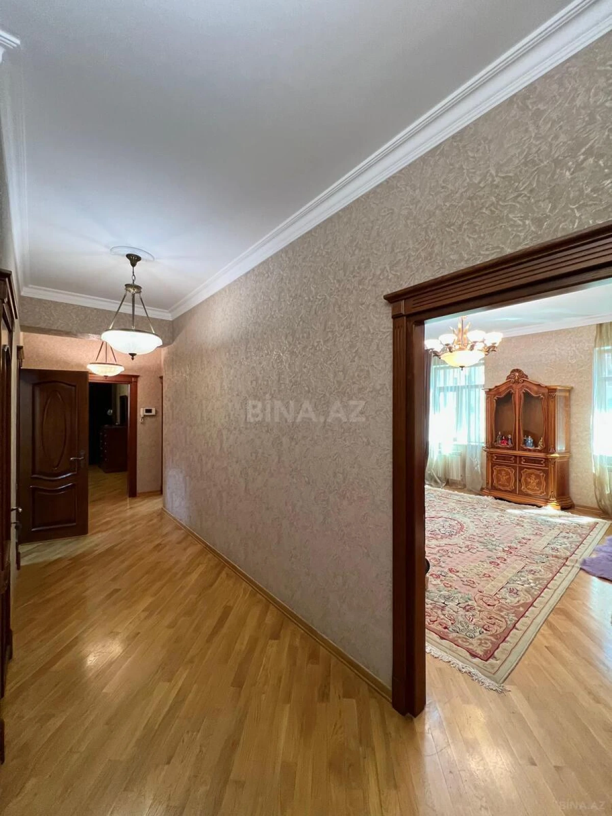Satılır 2 otaqlı mənzil 107 m²