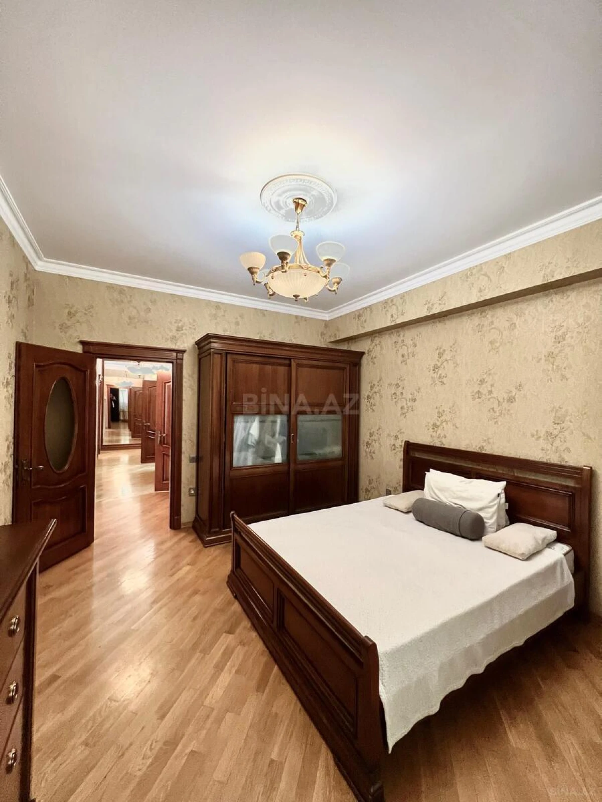 Satılır 2 otaqlı mənzil 107 m²