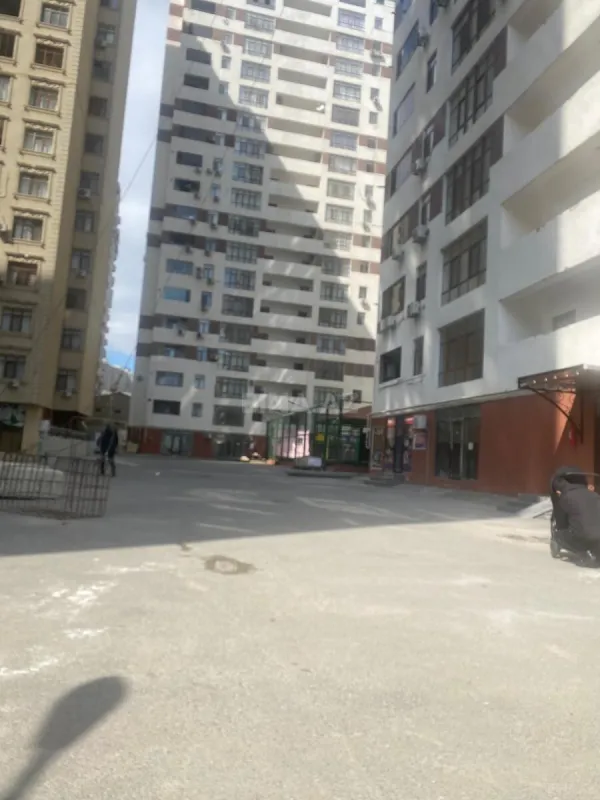Kirayə verilir 2 otaqlı mənzil 80 m²