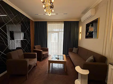 Kirayə verilir 3 otaqlı mənzil 100 m² — Bakı, Nərimanov 3 otaq 100.00 m²