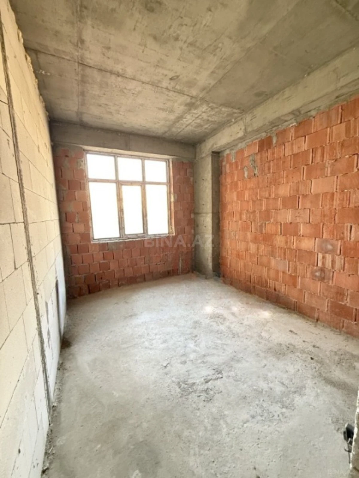 Satılır 2 otaqlı mənzil 69 m²