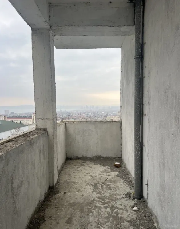 Satılır 3 otaqlı mənzil 139 m²