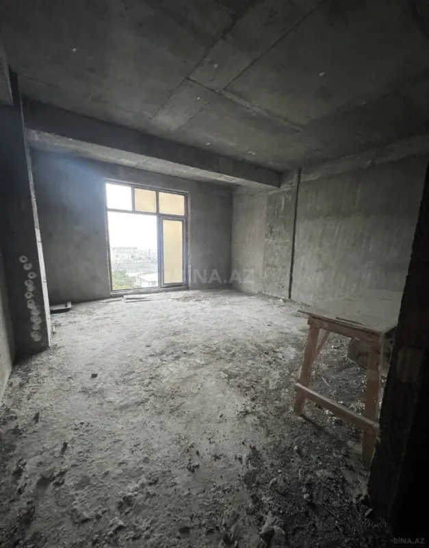 Satılır 3 otaqlı mənzil 139 m²