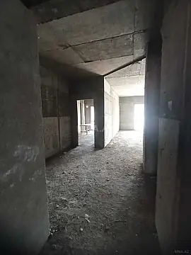 Satılır 4 otaqlı mənzil 175 m²